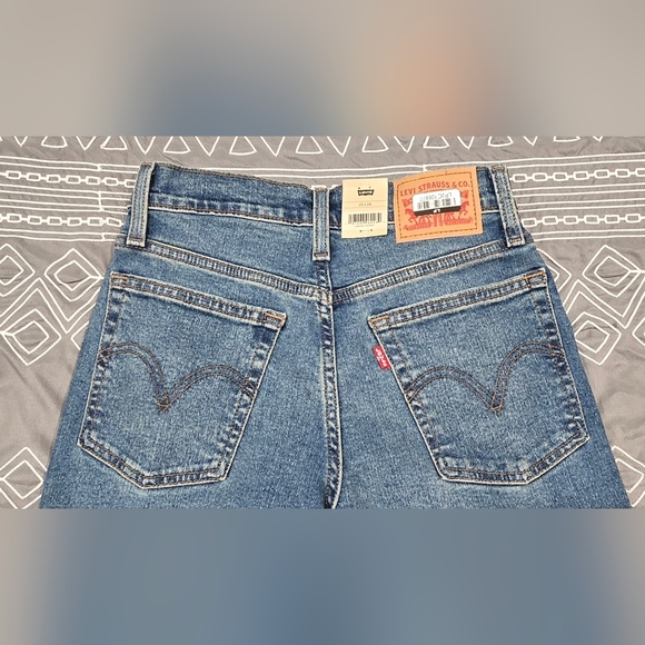 Levis Women's Wedgie Straight Leg Jeans Size 25 - Picture 6 of 10